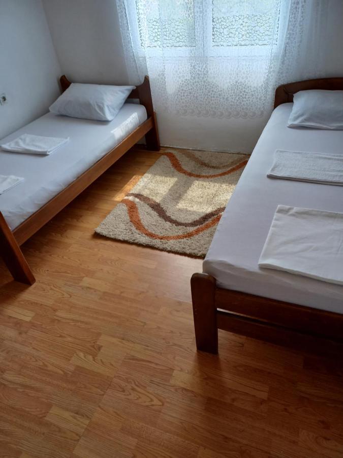 Traveler'S Rest - Near Podgorica Airport Pansiyon Mitrovici  Dış mekan fotoğraf